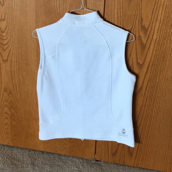 Ladies lightweight, golf vest. Size medium. - Picture 2 of 4